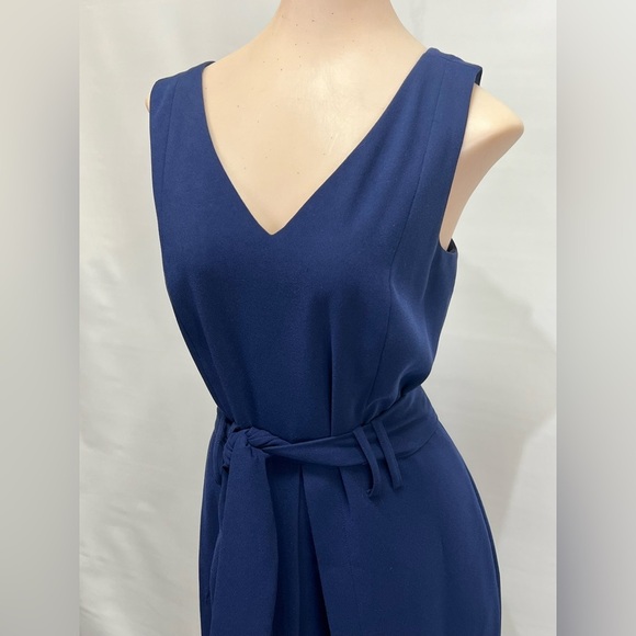 TAHARI Navy blue double V neckline sleeveless jumpsuit size 4. - Picture 5 of 16